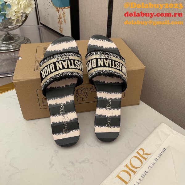 2021 Replica Christian Dior One-word embroidered slippers Shoes