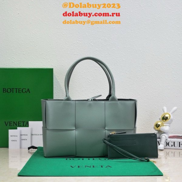 Luxury BOTTEGA VENETA Medium Arco Tote Bag 36CM